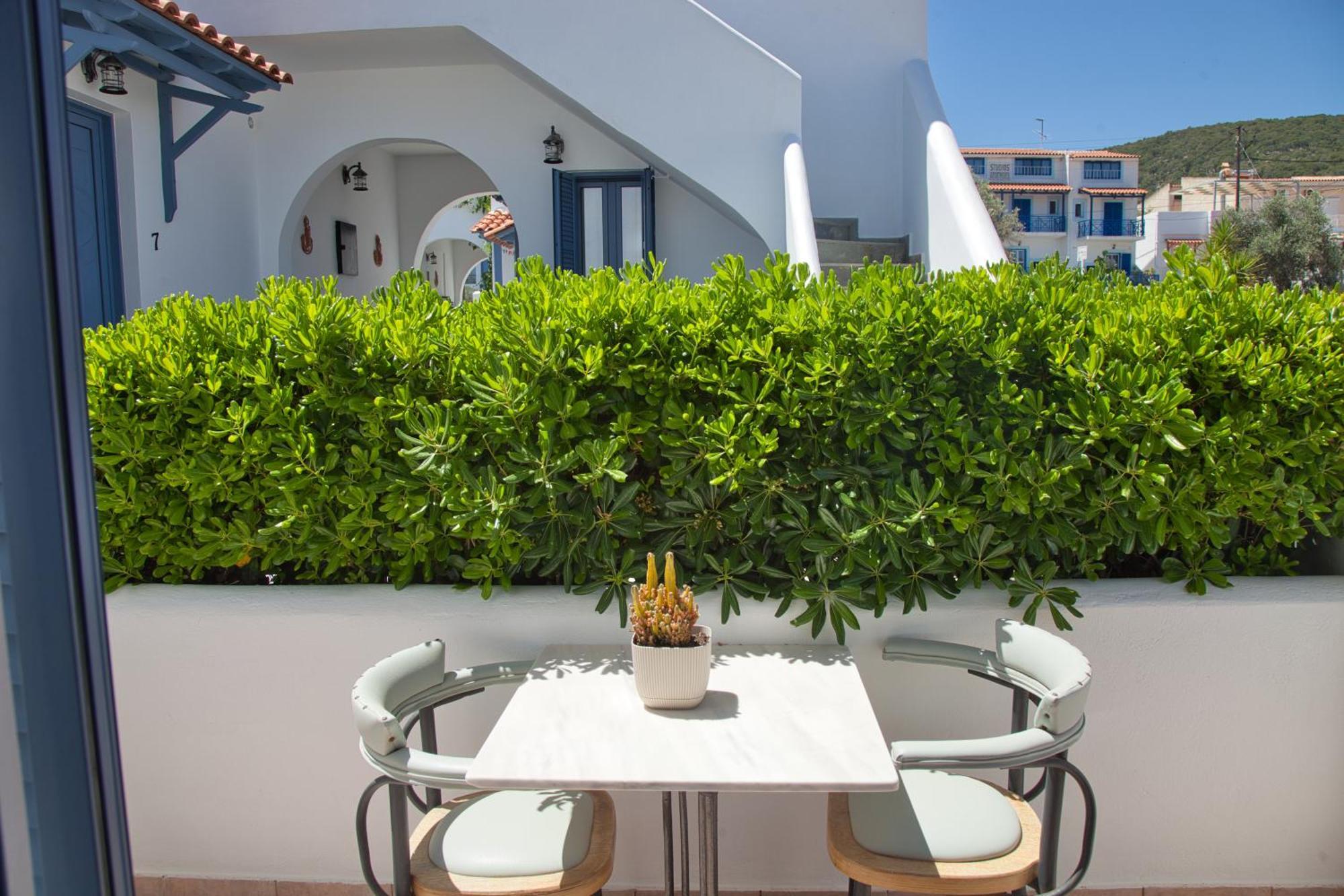 Aquarius Village Agistri Aparthotel Skála
